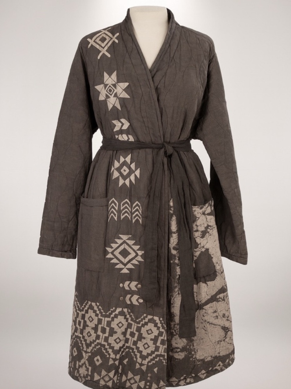 Magnolia Pearl Sitting Bull Oro Coat O/S WOT